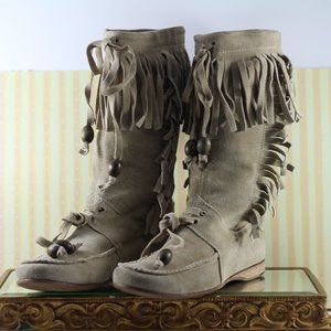 Beautiful Fringe Boots Suede. Moccasin style